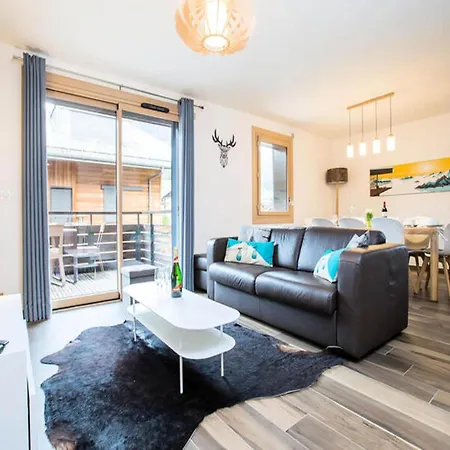 The De Joux Plane Apartment *